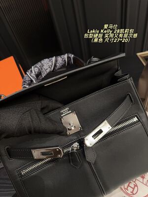 Hermes Kelly Bag view 3