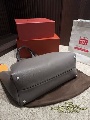 Tods Logo Tote Shoulder Bag view 12