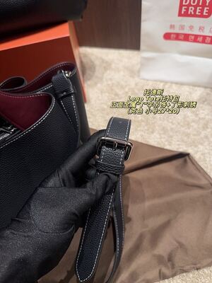 Tods Logo Tote Shoulder Bag view 33