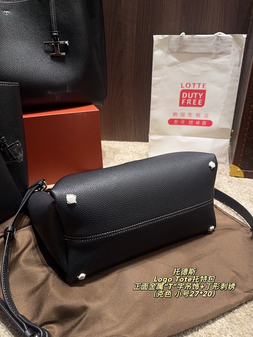 Tods Logo Tote Shoulder Bag view