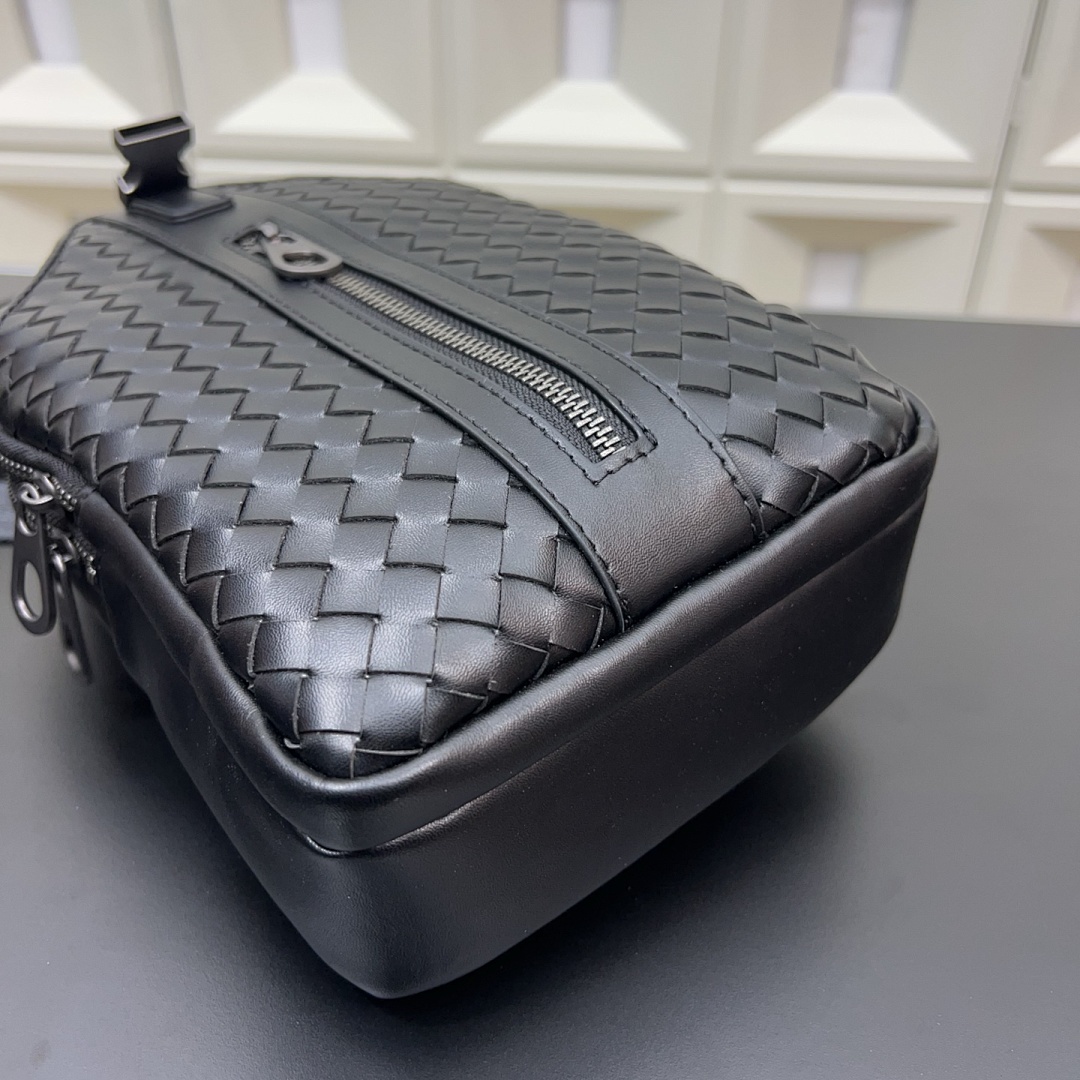 Bottega Veneta Intrecciato Shoulder Bag