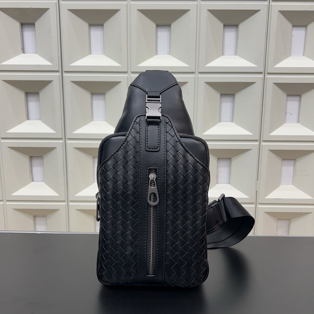 Bottega Veneta Intrecciato Shoulder Bag view