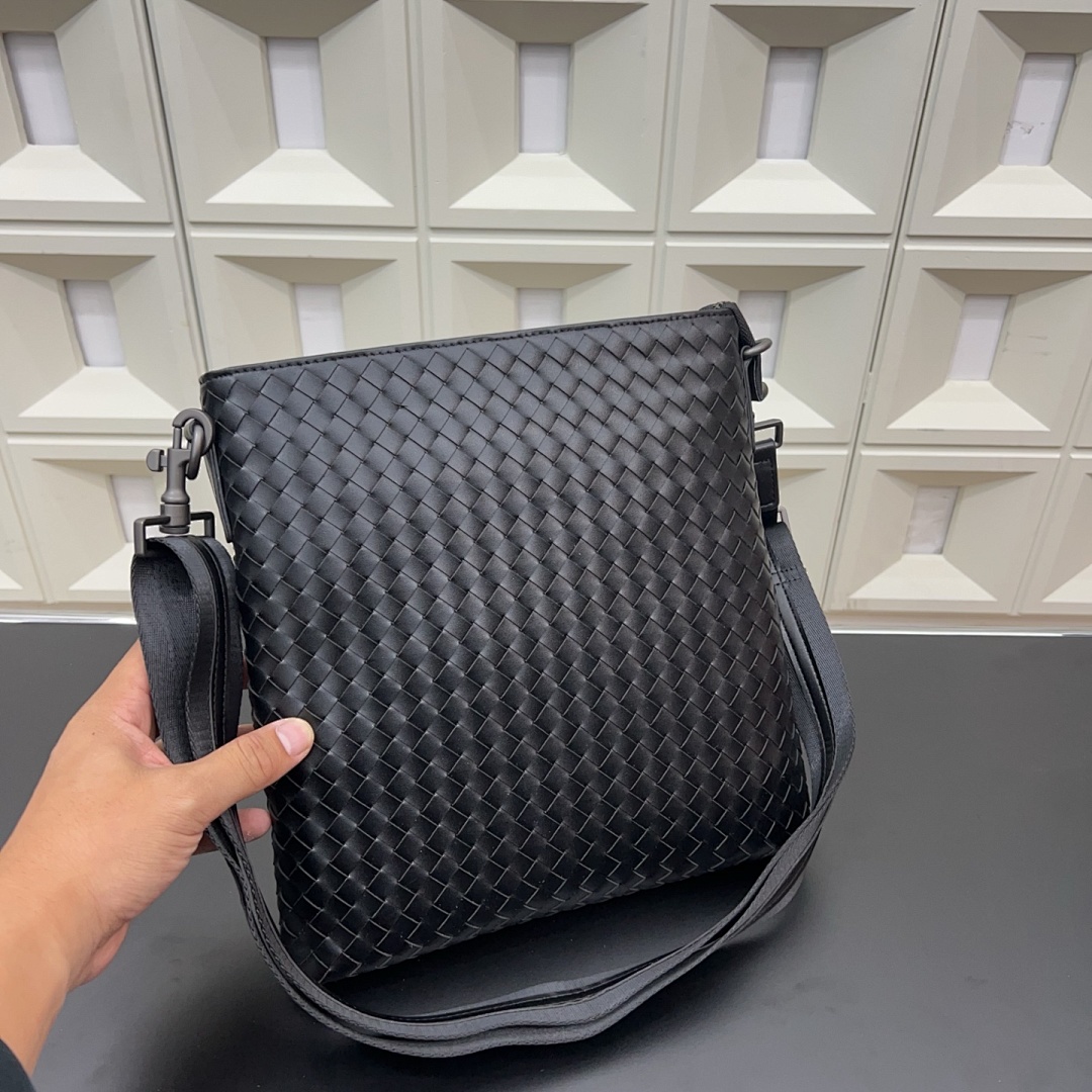 Bottega Veneta Intrecciato Crossbody Bag