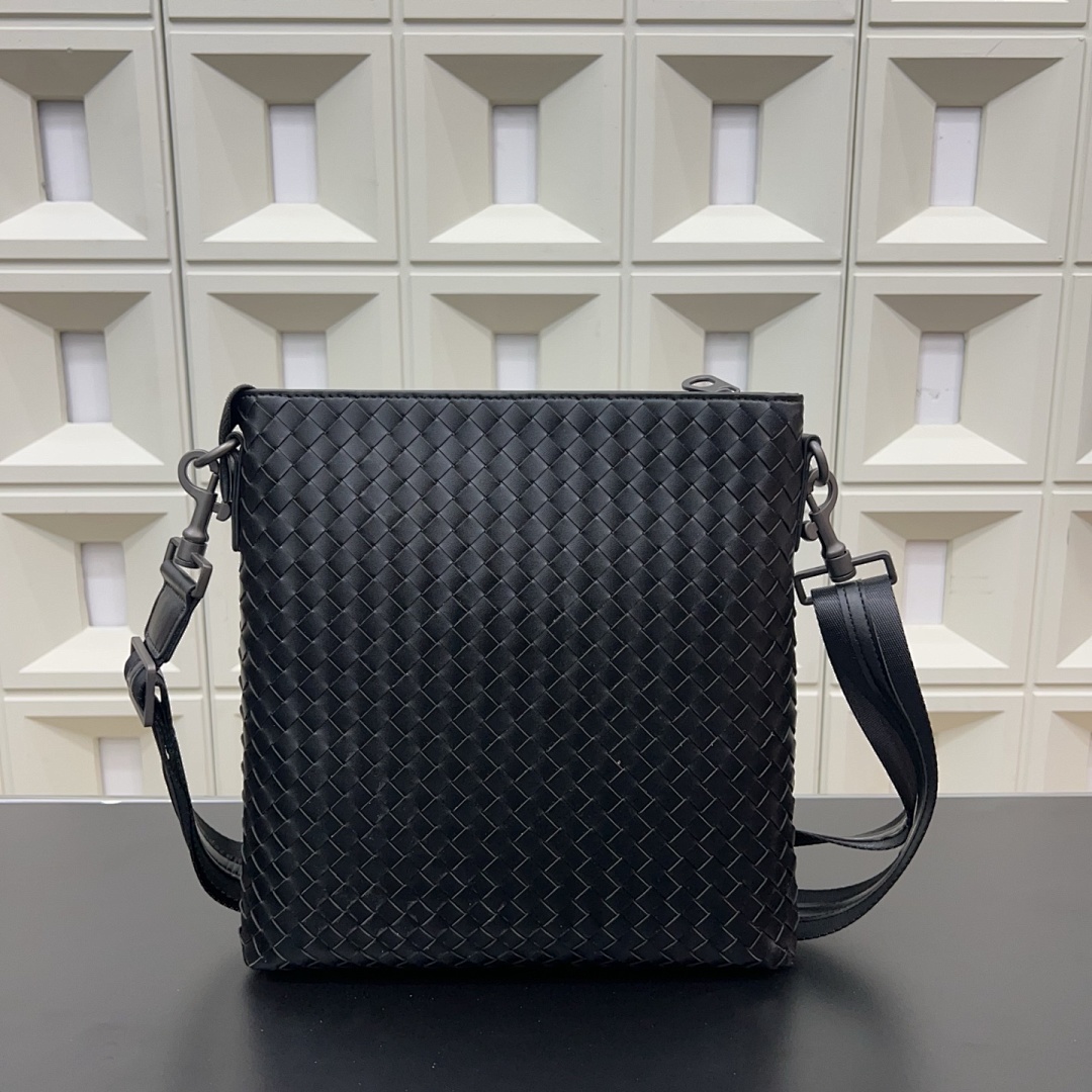 Bottega Veneta Intrecciato Crossbody Bag view