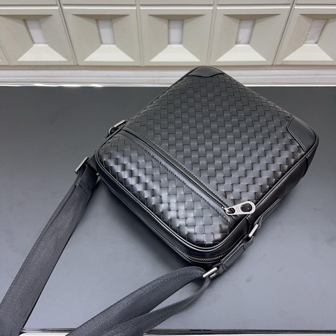 Bottega Veneta Intrecciato Shoulder Bag view