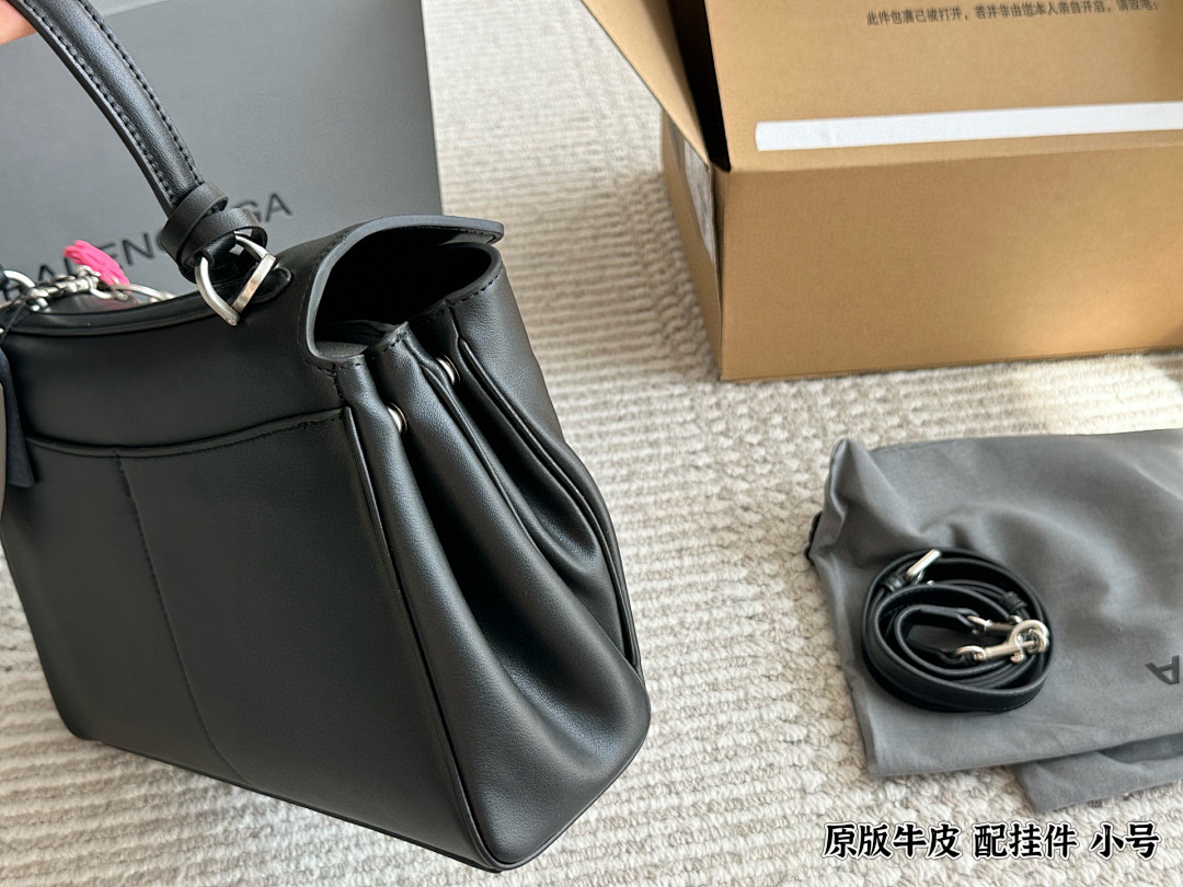 Balenciaga Neo Classic Bag view