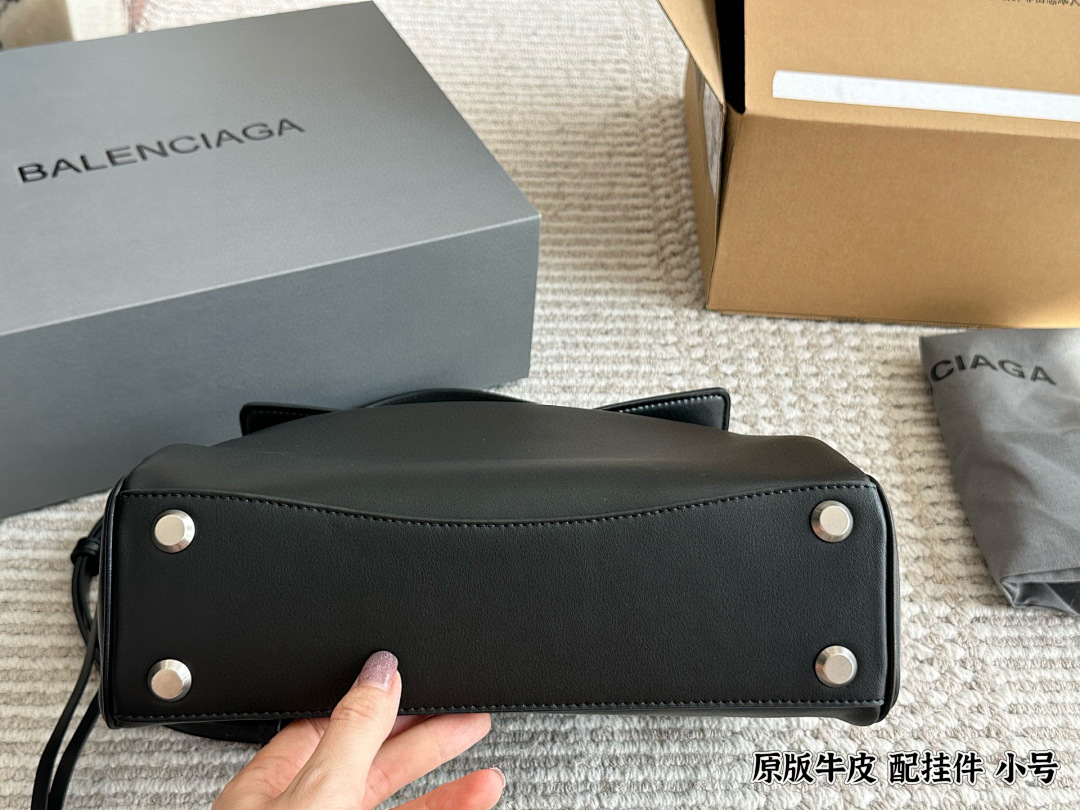 Balenciaga Neo Classic Bag view
