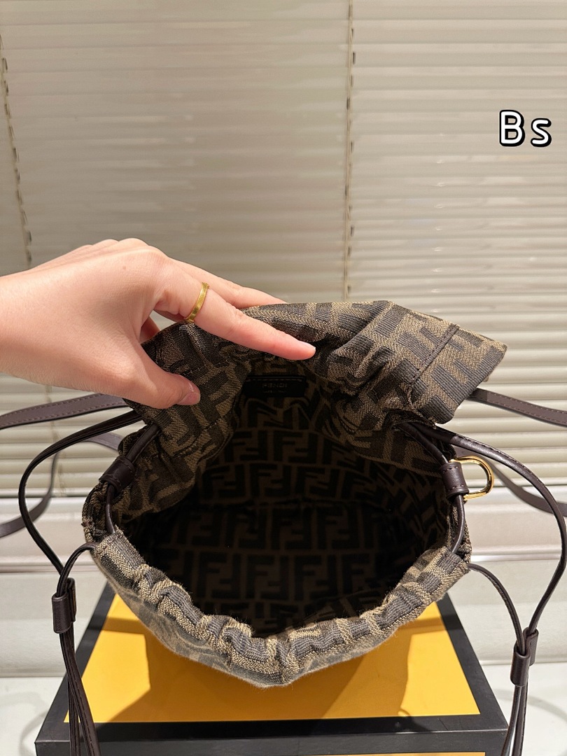 Best Fendi Replica Bags: Baguette & Peekaboo