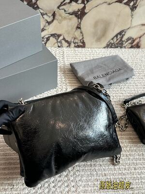 Balenciaga Neo Cagole Bag view 3