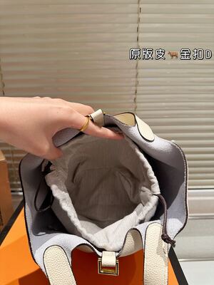 Hermes Evelyne Bag view 2