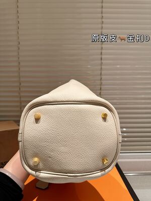 Hermes Evelyne Bag view 1