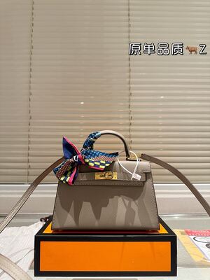 Hermes Kelly Bag view 11