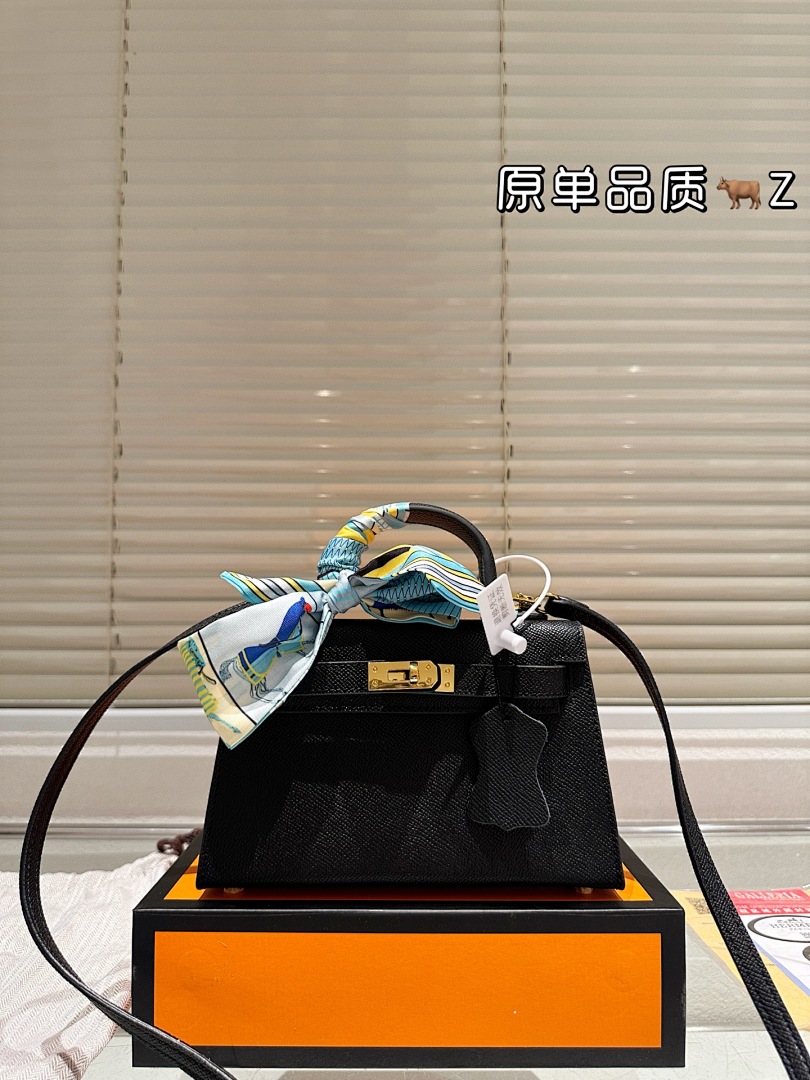 Hermes Kelly Bag view