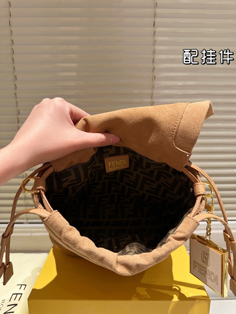 Fendi Shoulder Bag view