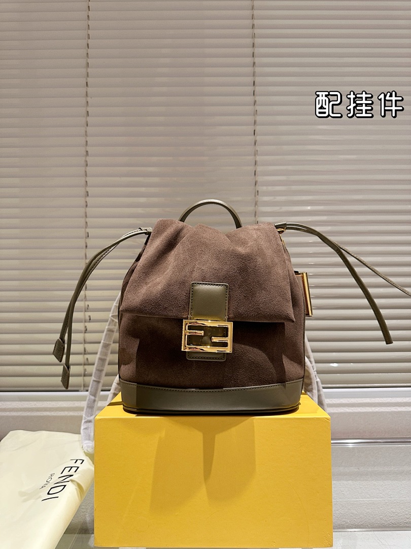 Fendi Shoulder Bag view