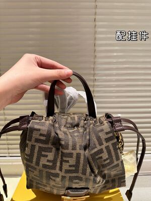 Fendi Shoulder Bag view 20