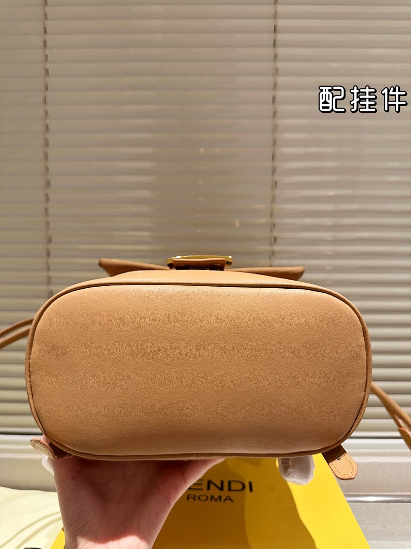 Fendi Shoulder Bag view