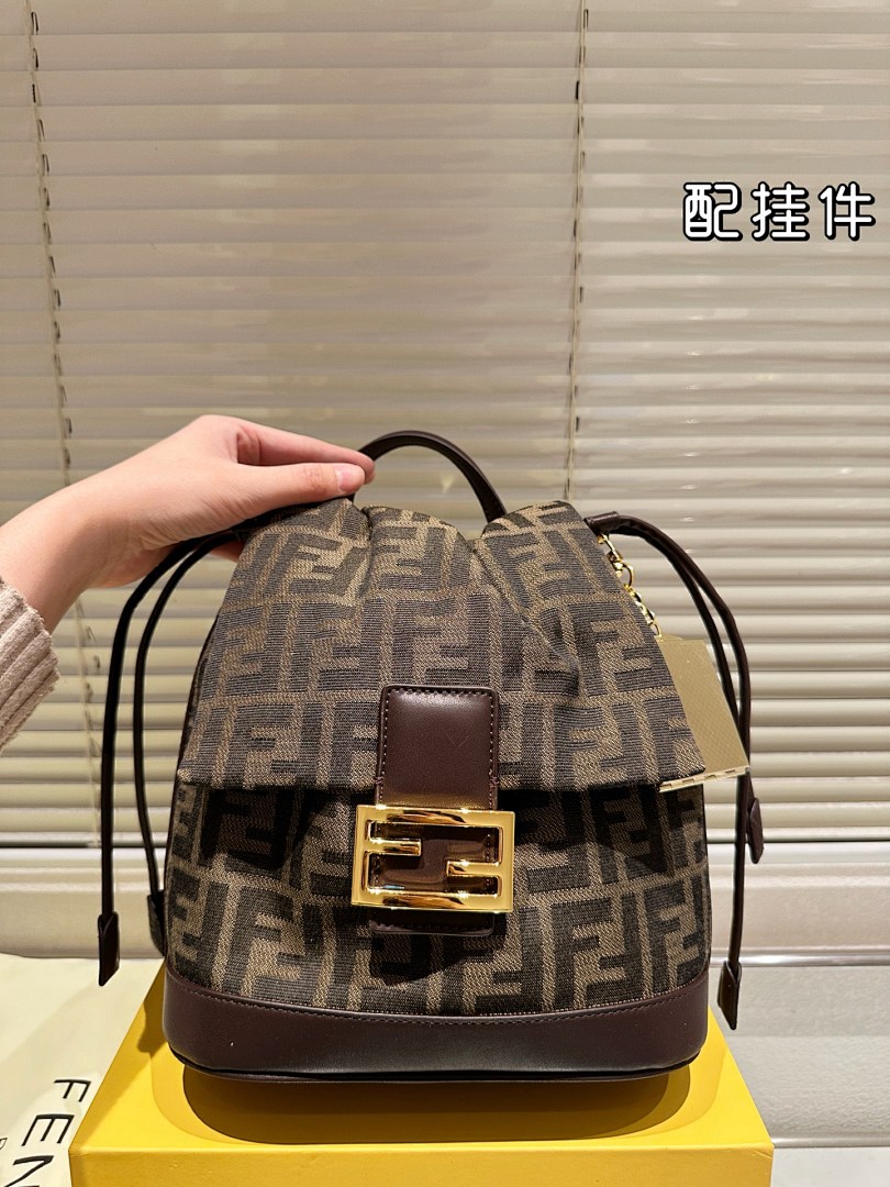 Fendi Shoulder Bag view