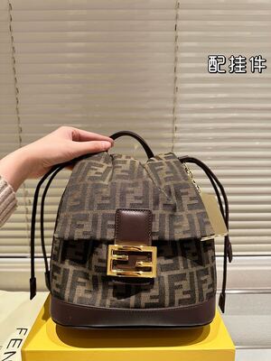 Fendi Shoulder Bag view 21