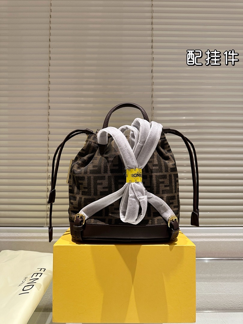 Fendi Shoulder Bag view
