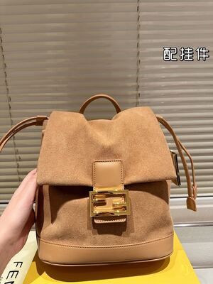 Fendi Shoulder Bag view 7