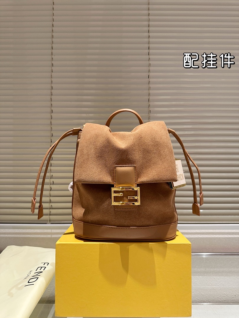 Fendi Shoulder Bag view
