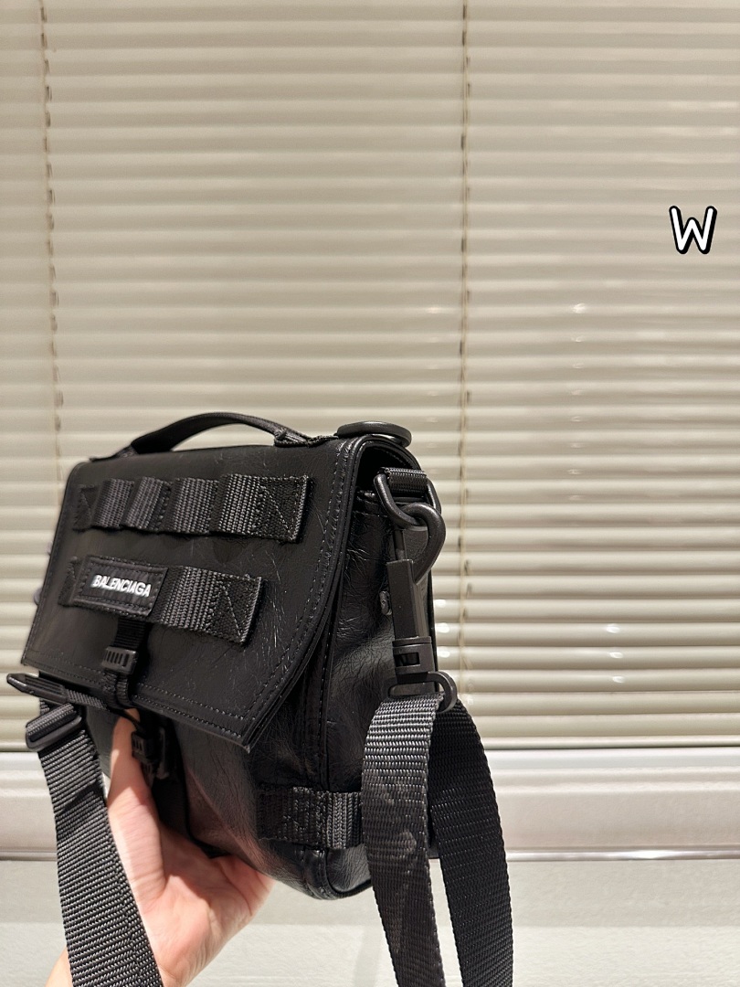 Balenciaga Hourglass Bag view