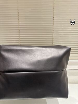 Celine Cabas Tote view 4