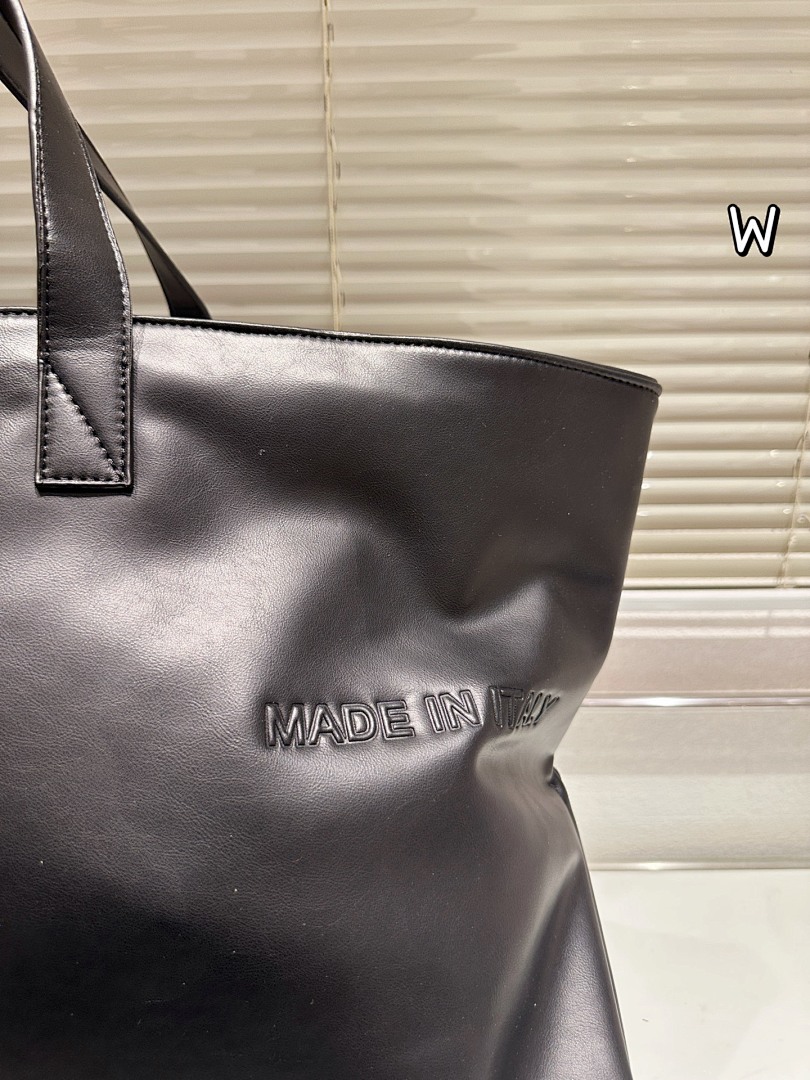 Celine Cabas Tote view