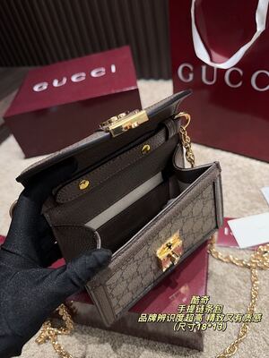 Gucci Marmont Shoulder Bag view 2