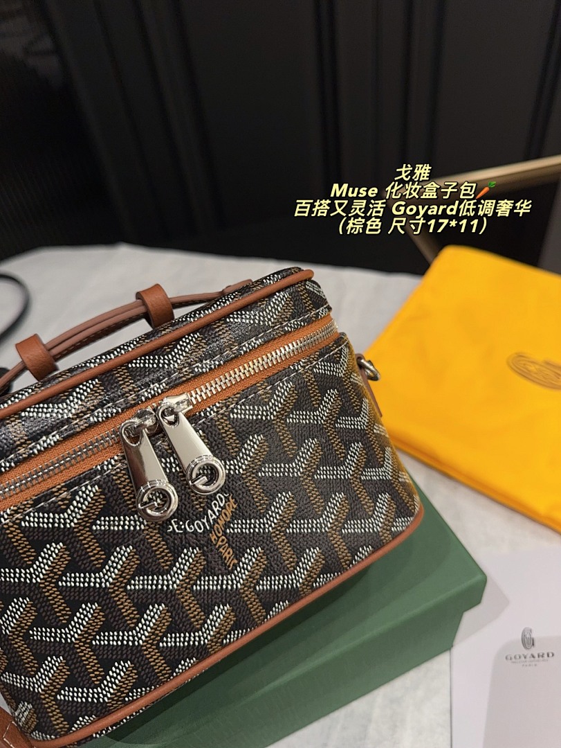 Goyard Saint Louis Tote view