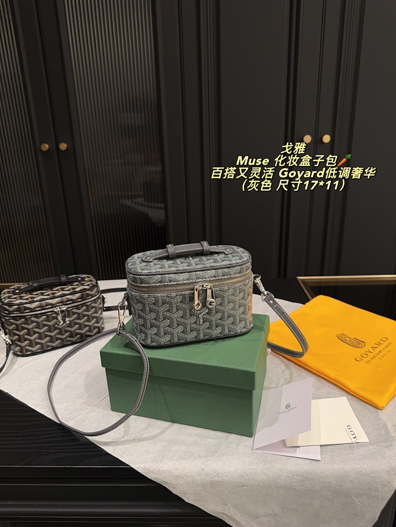 Goyard Saint Louis Tote view