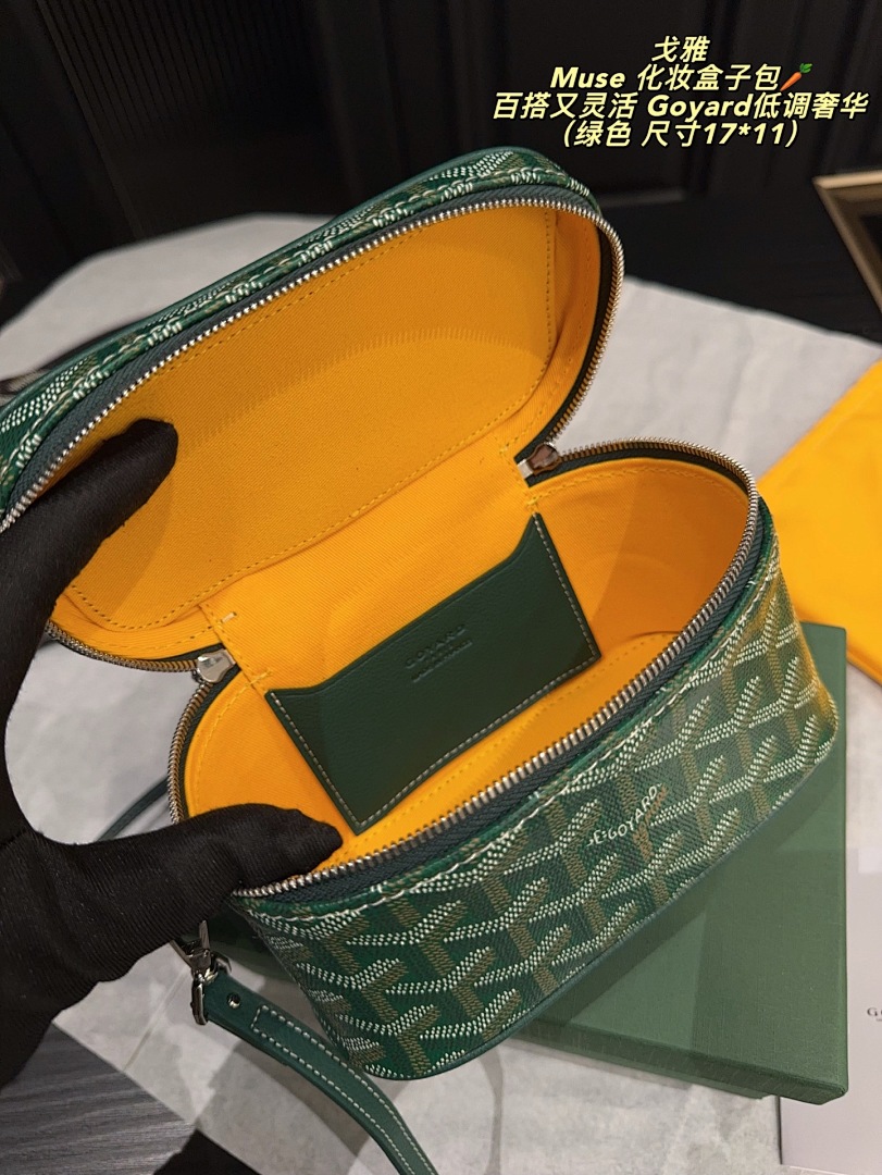 Goyard Saint Louis Tote view