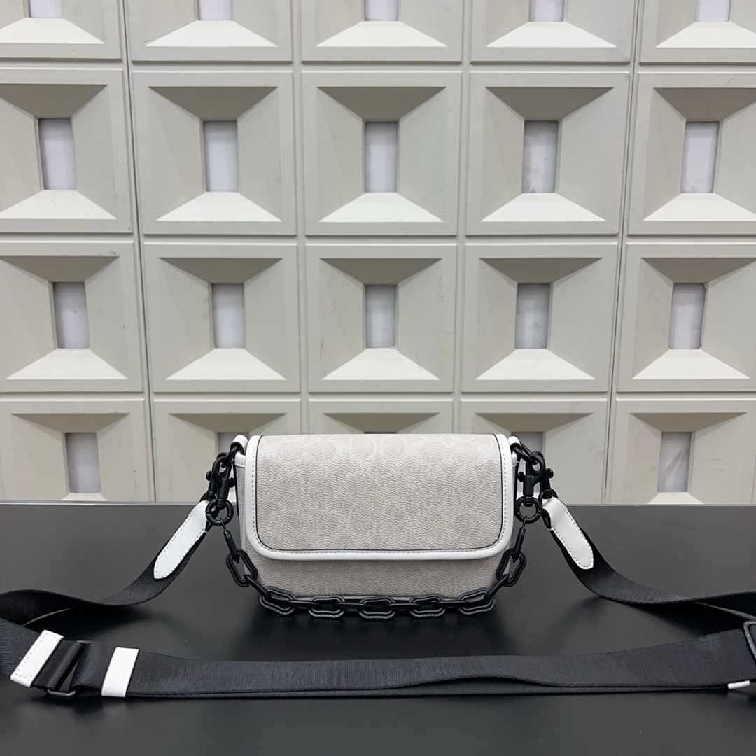 Coach Shoulder Bag view