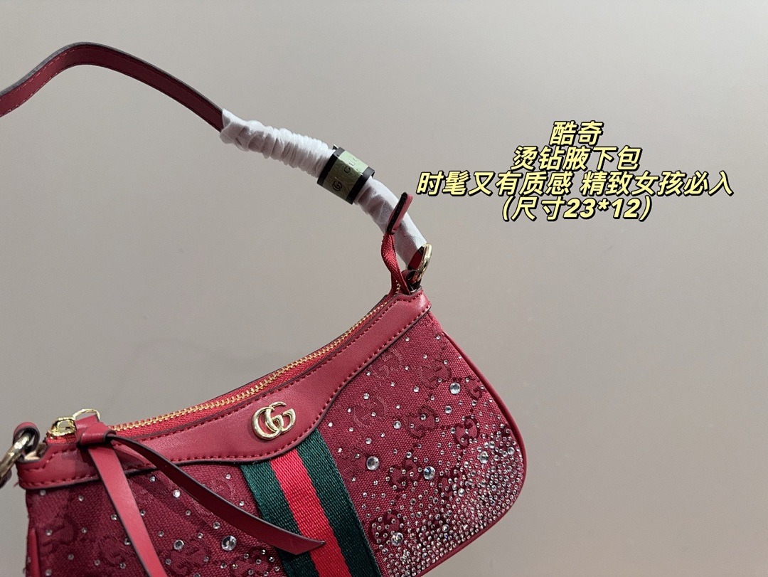 Gucci Diana Tote view
