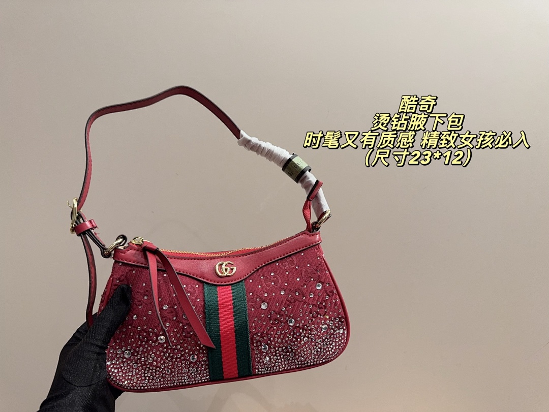 Gucci Diana Tote view