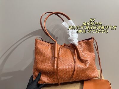 Bottega Veneta Intrecciato Clutch view 17