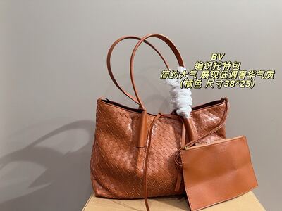 Bottega Veneta Intrecciato Clutch view 18