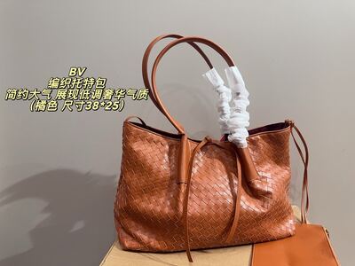 Bottega Veneta Intrecciato Clutch view 25