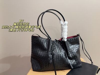 Bottega Veneta Intrecciato Clutch view 5