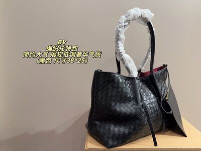 Bottega Veneta Intrecciato Clutch view 6