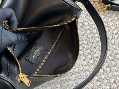 Saint Laurent Le 5à7 Shoulder Bag view 3