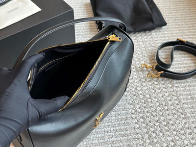 Saint Laurent Le 5à7 Shoulder Bag view 4