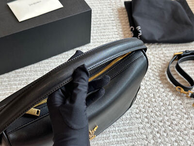 Saint Laurent Le 5à7 Shoulder Bag view 7