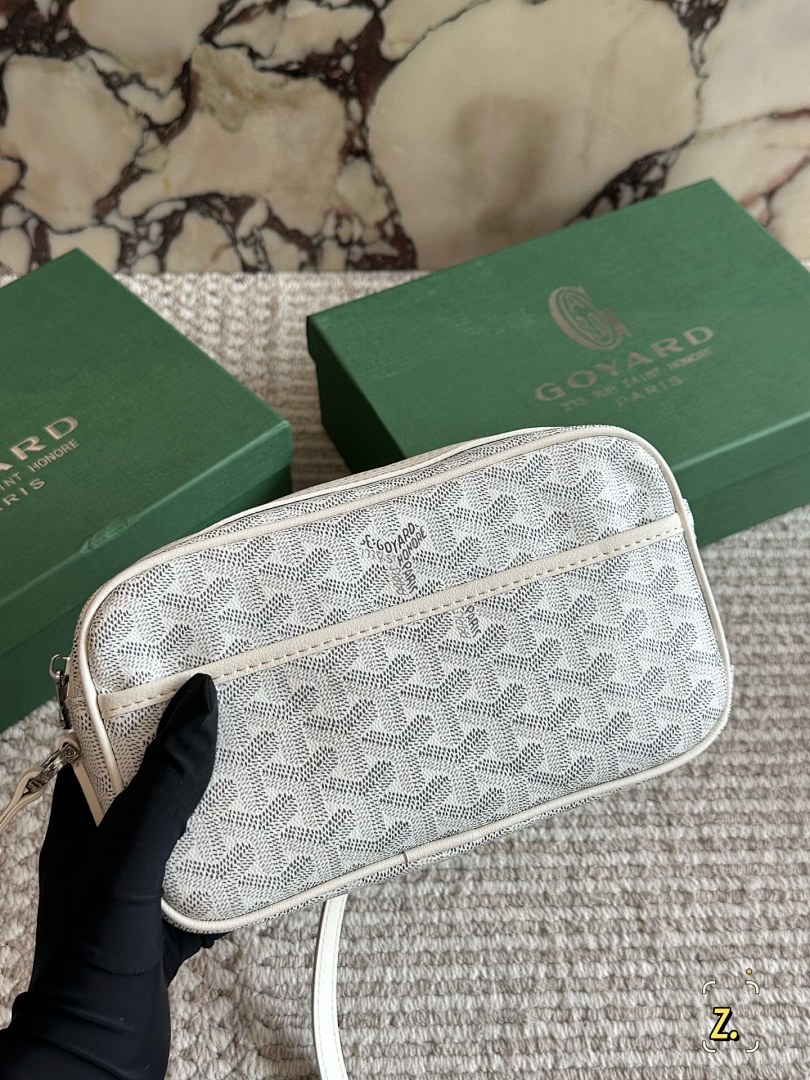 Goyard Saint Louis Tote view