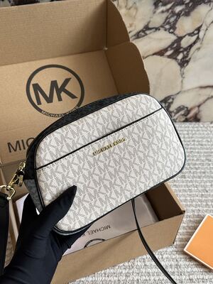 Michael Kors Jet Set Shoulder Bag view 4