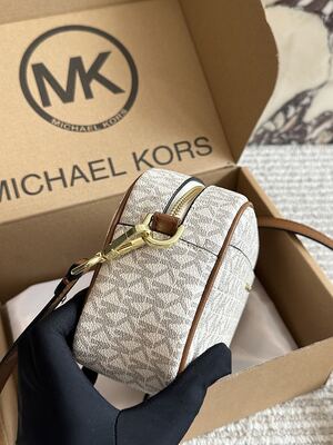 Michael Kors Jet Set Shoulder Bag view 10
