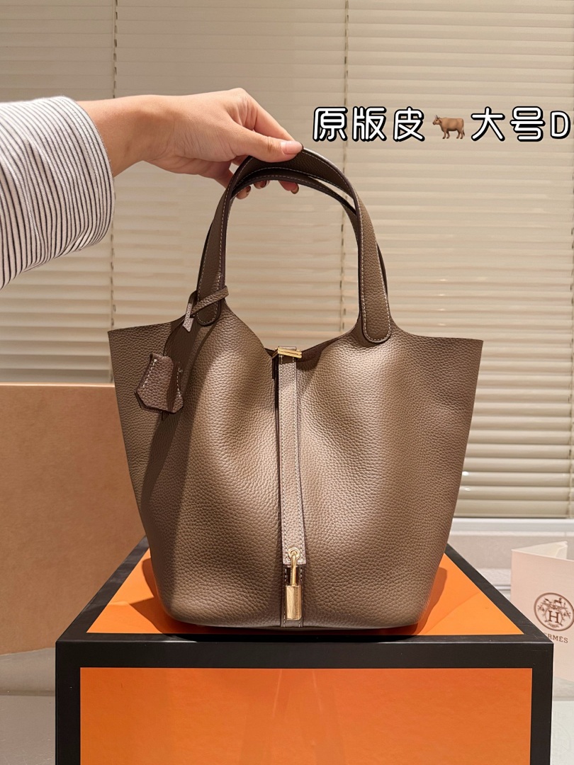 Hermes Evelyne Shoulder Bag view
