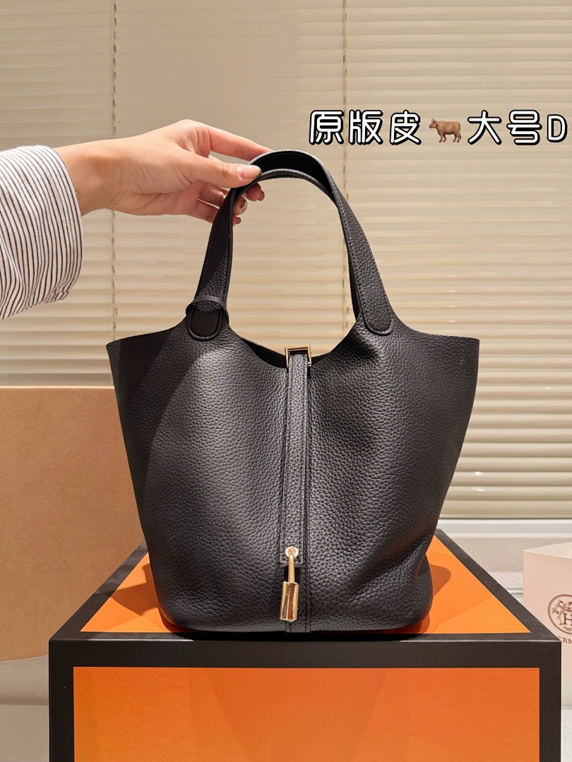 Hermes Evelyne Shoulder Bag view