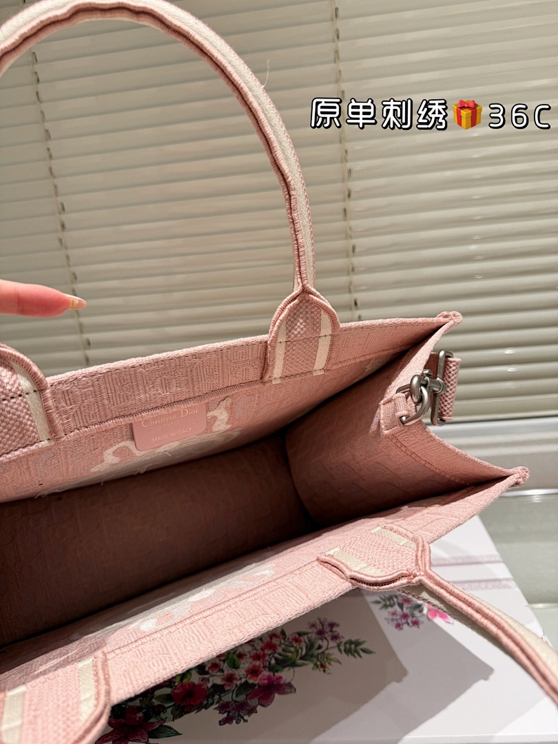 Dior Saddle Tote view